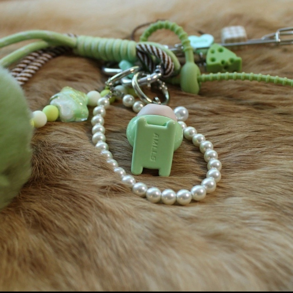 Green Kids Accessory Set - Picture 3 of 3